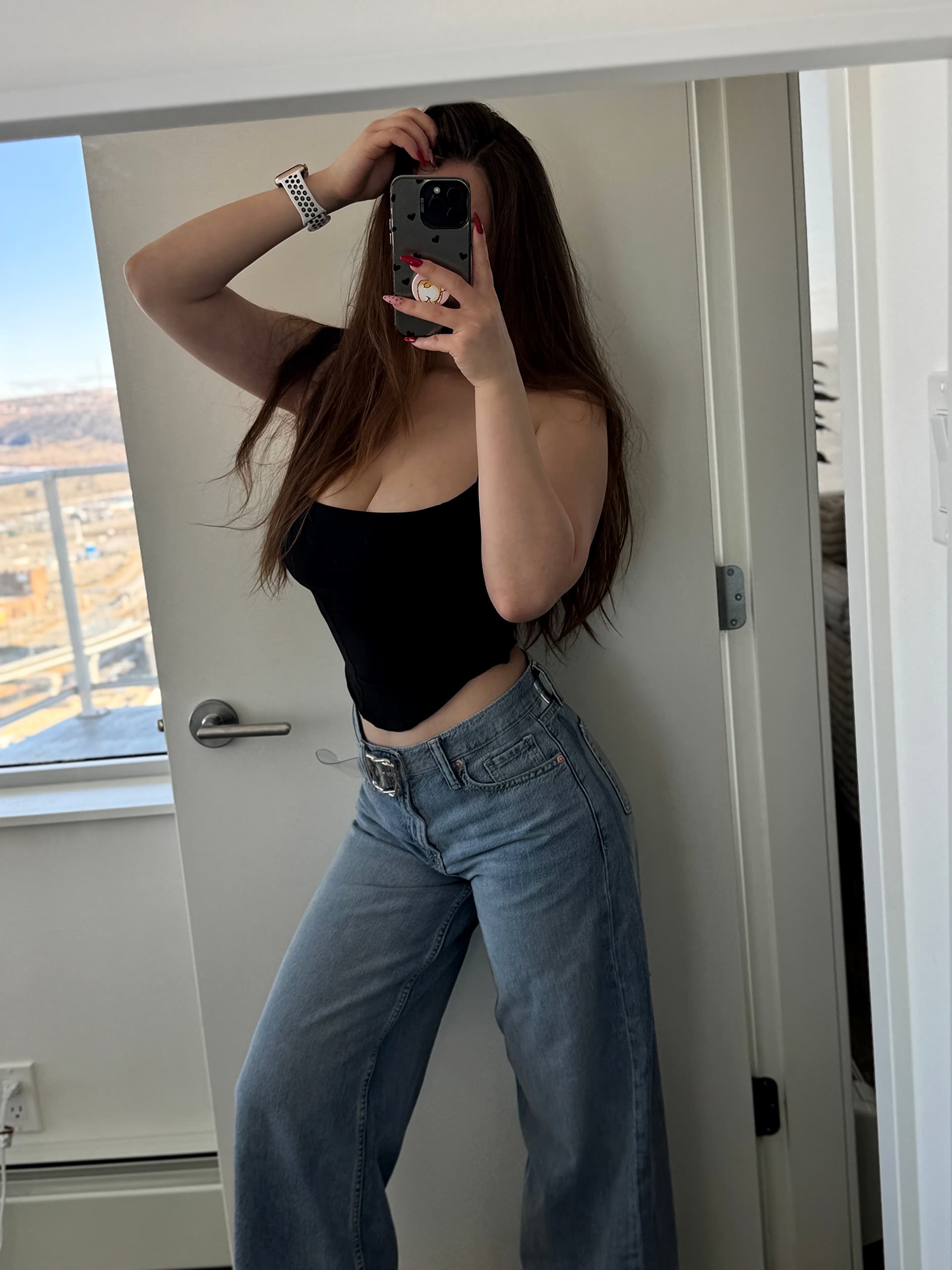Fantasy Babe – OnlyFans Free Trial creator – lifestyle, modeling, glam, minimalist
