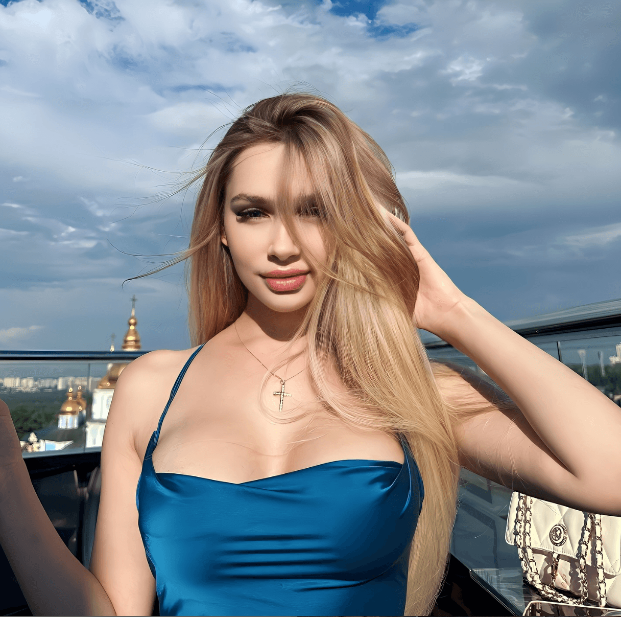 Ella – OnlyFans Free creator – lifestyle, cottagecore, blonde, sweet